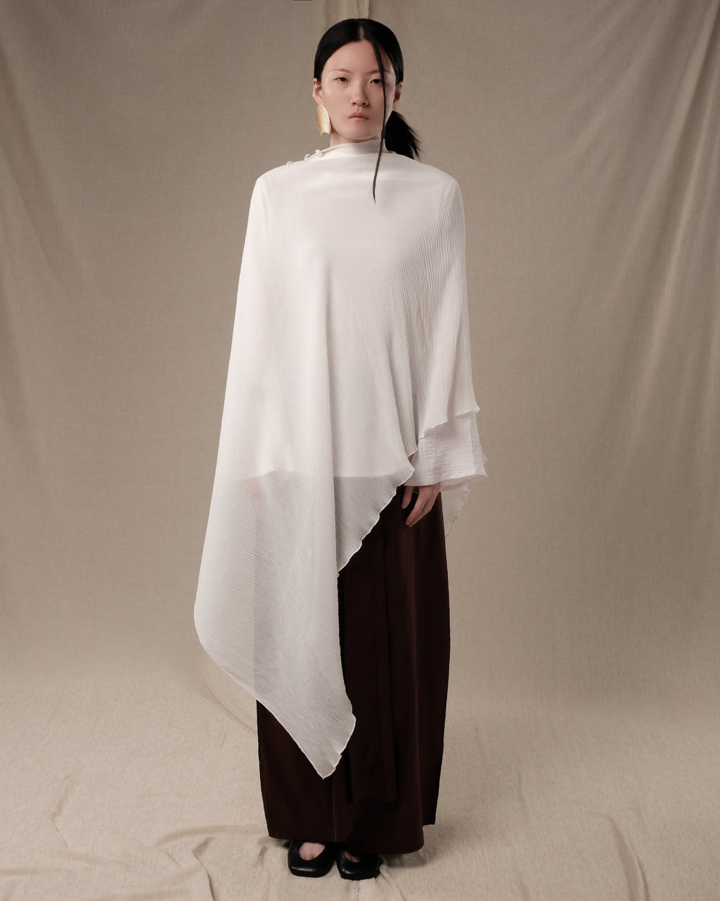IKHMAR Pleats Cape