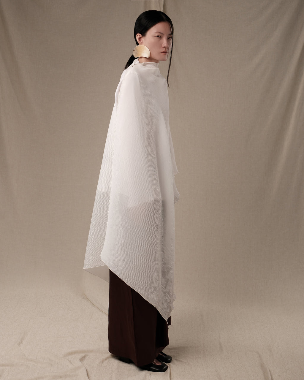 IKHMAR Pleats Cape