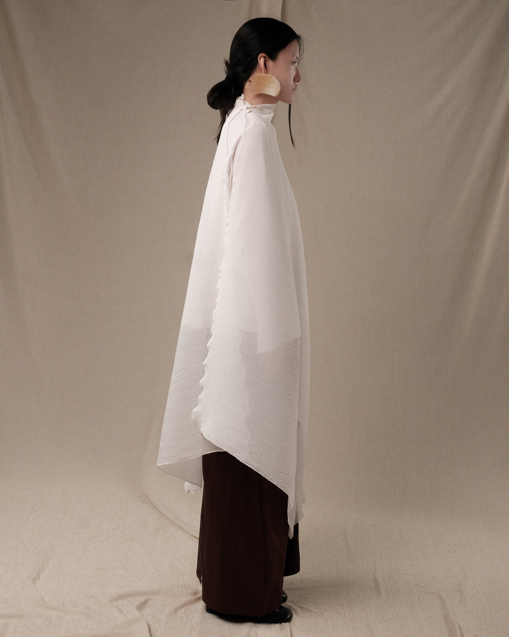 IKHMAR Pleats Cape