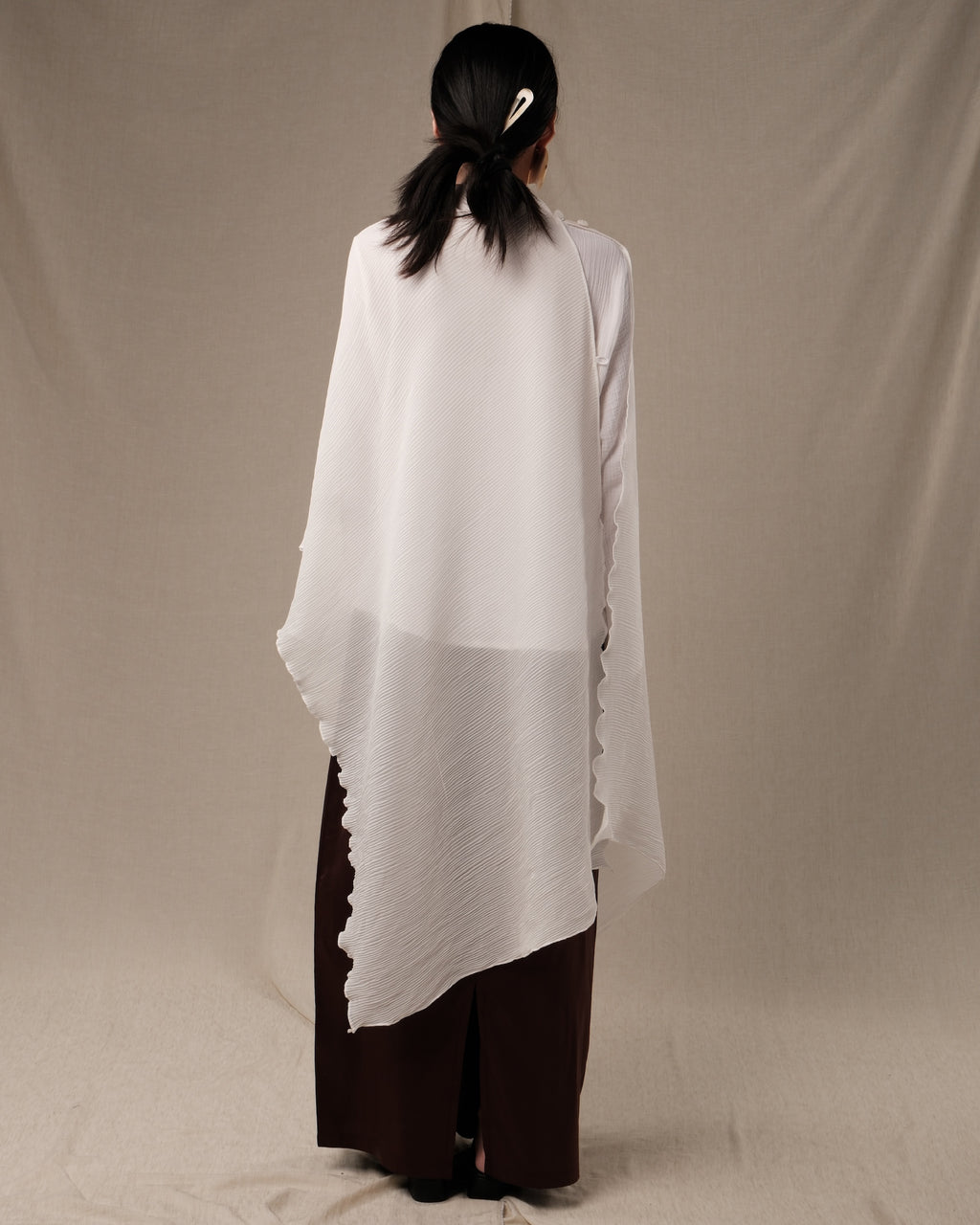 IKHMAR Pleats Cape