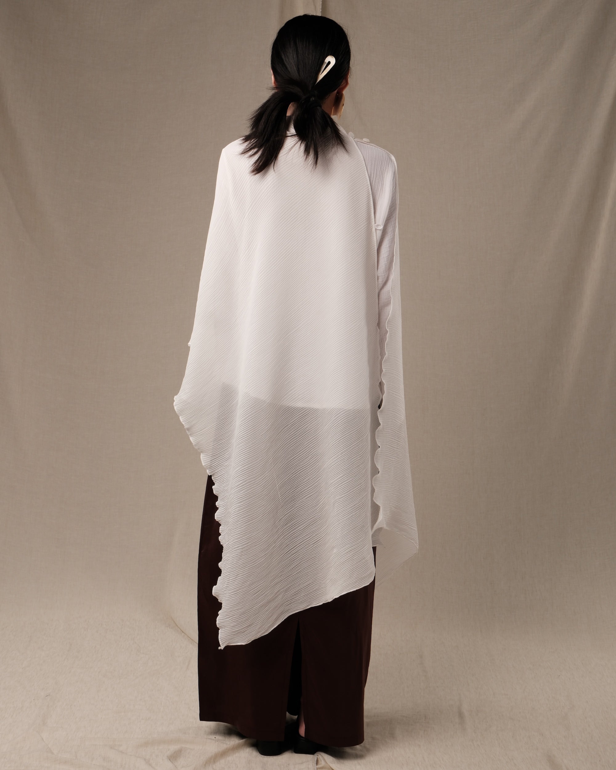IKHMAR Pleats Cape