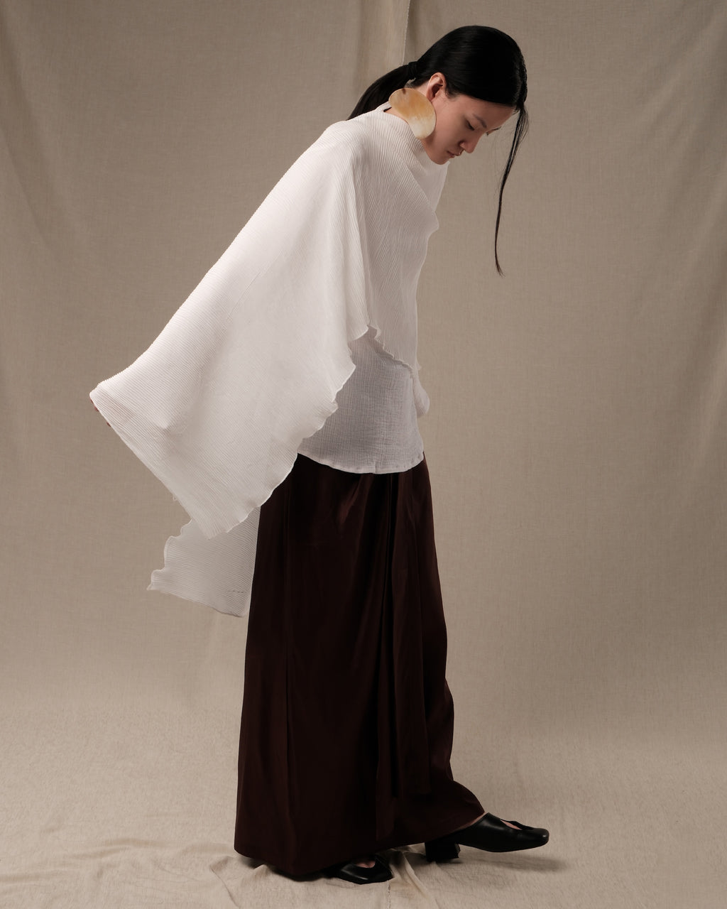 IKHMAR Pleats Cape