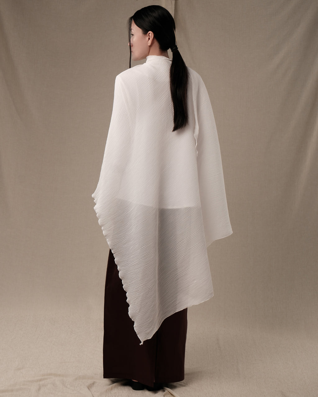 IKHMAR Pleats Cape