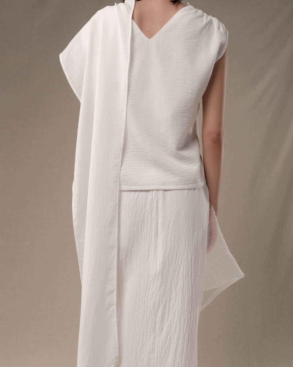 AMINE Cape Top